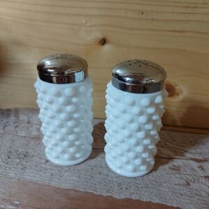 Vintage FENTON Milk Glass hobnail salt and pepper shakers